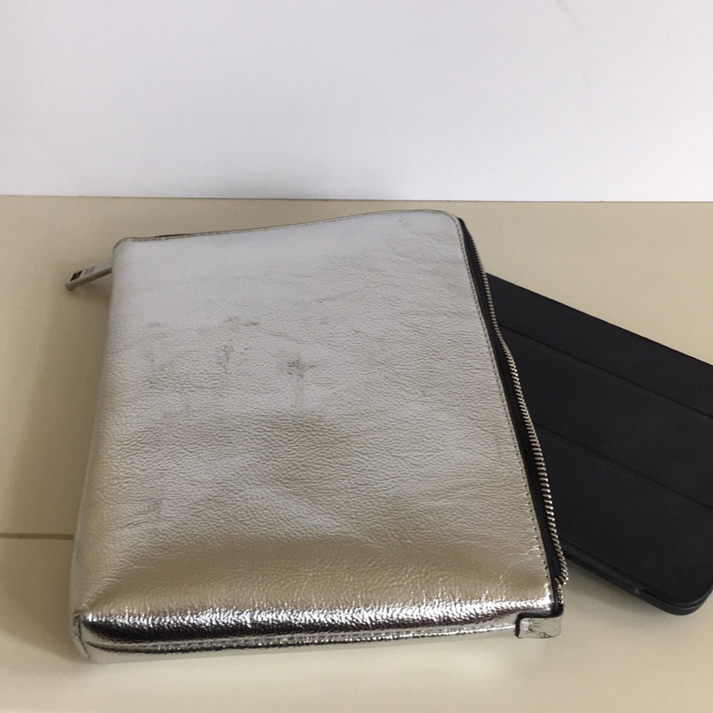 iPad case - Picture 2 of 6